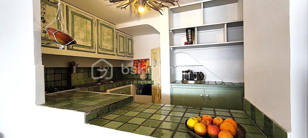 A vendre maison magnifique de 5 pièces , avec un jardin privé et 2 terrasses sur Venelles – 4 pièces – 3 chambres – 135 m²