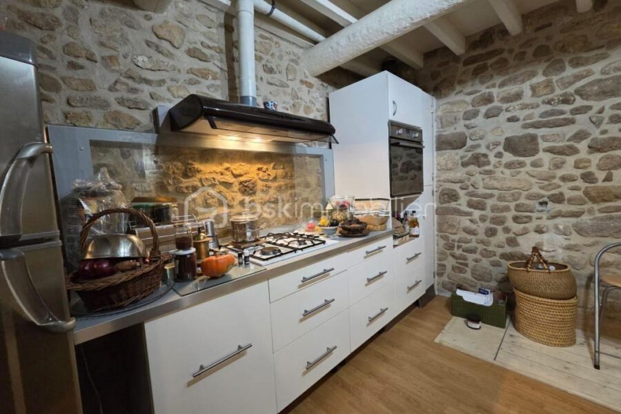 Maison à vendre à Cereste