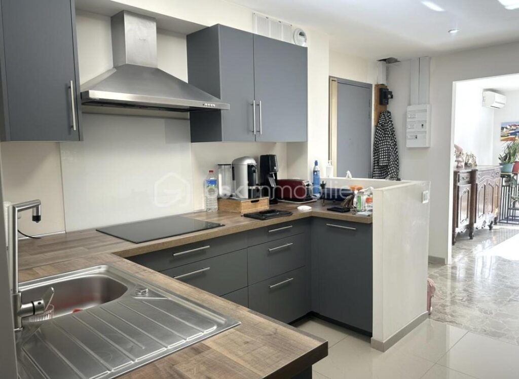 Appartement rénové tout confort 3 pièces avec terrasse – 3 pièces – 2 chambres – 83 m²