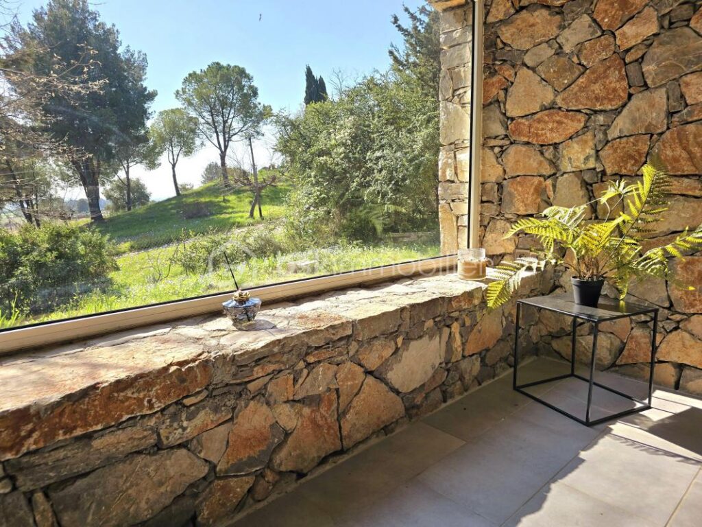 MAS de CARACTERE en Pierre – Havre de Paix avec Piscine et Oliveraie – 7 pièces – 5 chambres – 195 m²