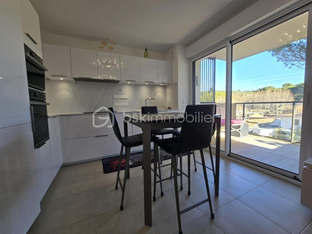 Vivez l’exception au cœur de Carry-le-Rouet : un appartement de standing avec solarium et aperçu mer, dans une résidence récente et intimiste – 2 pièces – 1 chambre – 41 m²