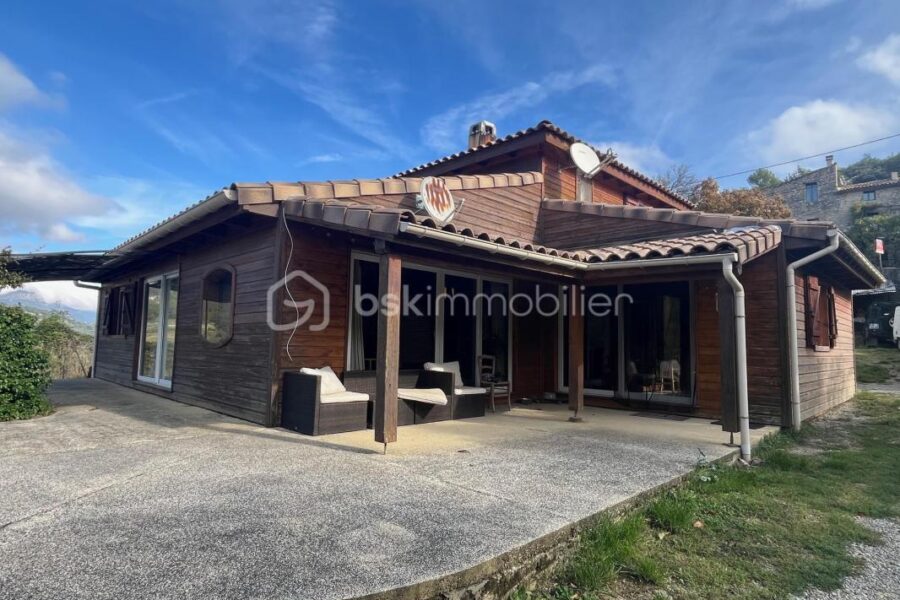 Maison à vendre à Chateauneuf de bordette
