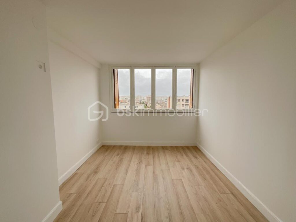 Charmant duplex T3 entièrement rénové, situé à la limite d’Antony, au sein du Domaine de la Peupleraie – 3 pièces – 2 chambres – 59 m²