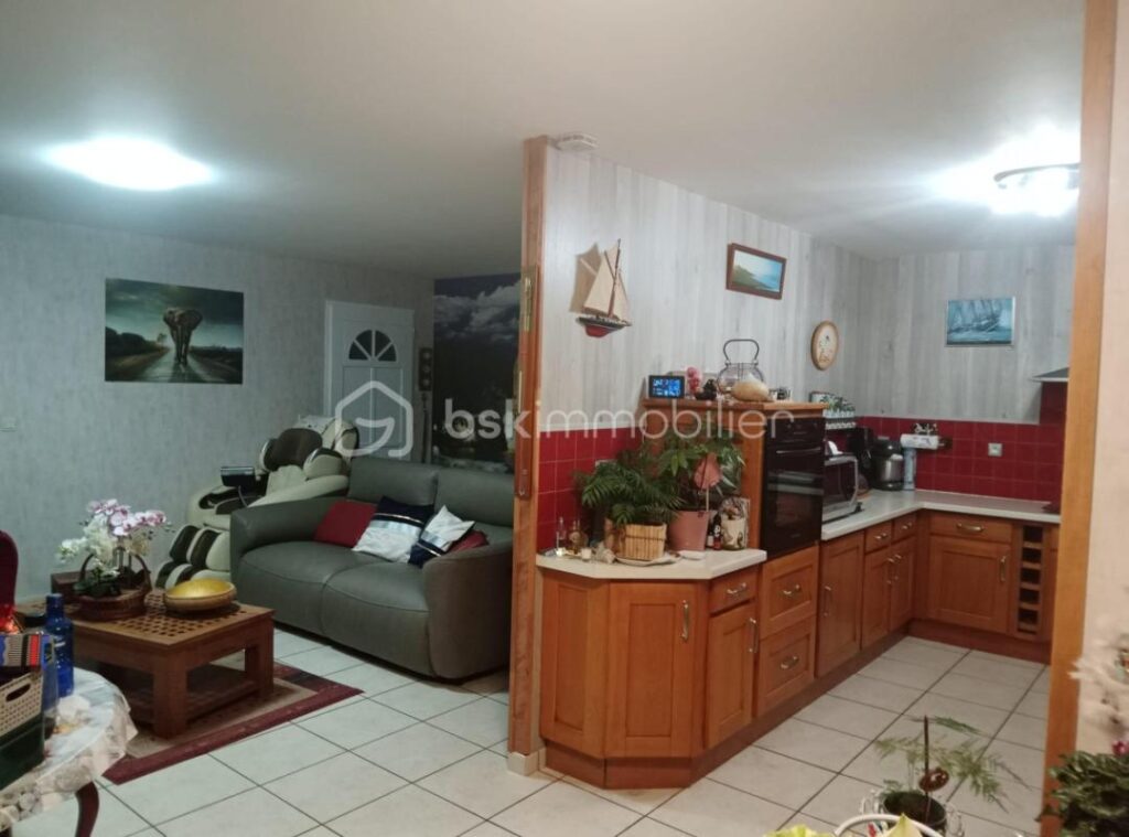 Maison contemporaine 160m2, 6 pièces avec piscine – 6 pièces – 3 chambres – 160 m²