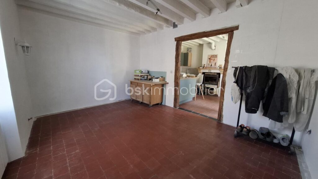 COUP DE COEUR POUR CETTE BELLE LONGERE – 4 pièces – 2 chambres – 85 m²