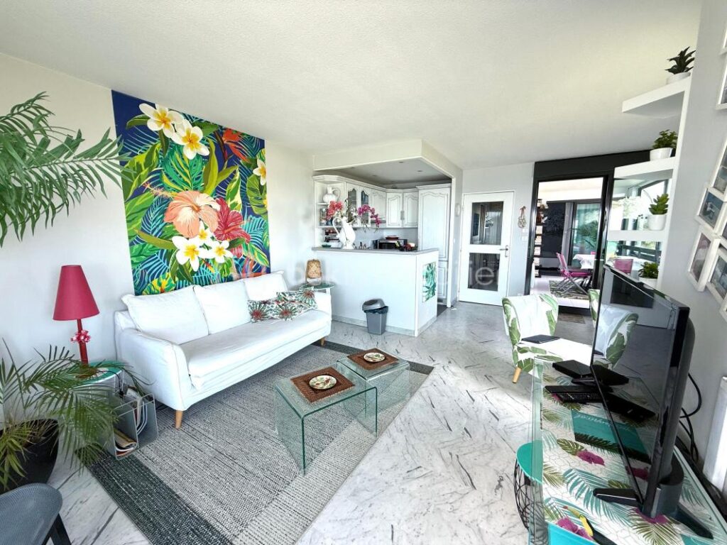 CANNES – VUE MER PANORAMIQUE – APPARTEMENT 3 PIECES – 65M² – TERRASSE 15M² – 30 METRES DE LA PLAGE – GARAGE – 3 pièces – 2 chambres – 65 m²