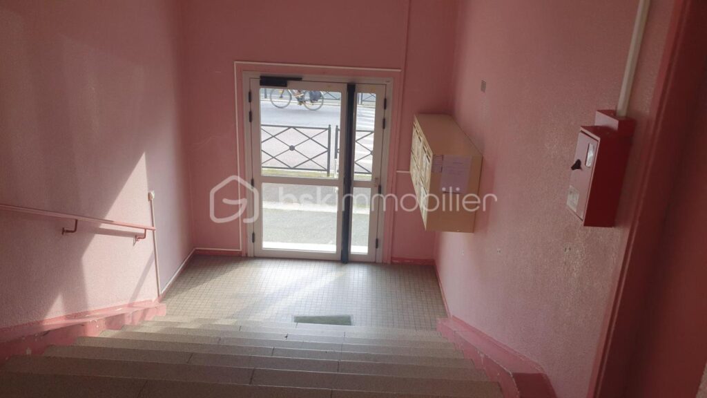 Appartement F3 de 66m² / 3 chambres/ ascenseur – 4 pièces – 3 chambres – 66 m²