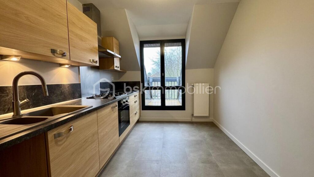 Très bel appartement T4 – 90 m² – Entièrement refait à neuf – Parking privé – PACÉ – 4 pièces – 3 chambres – 90 m²