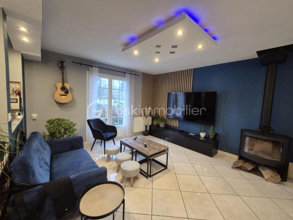 Maison 112 m2 avec piscine en parfait état à Poilly-lez-Gien – 5 pièces – 4 chambres – 112 m²