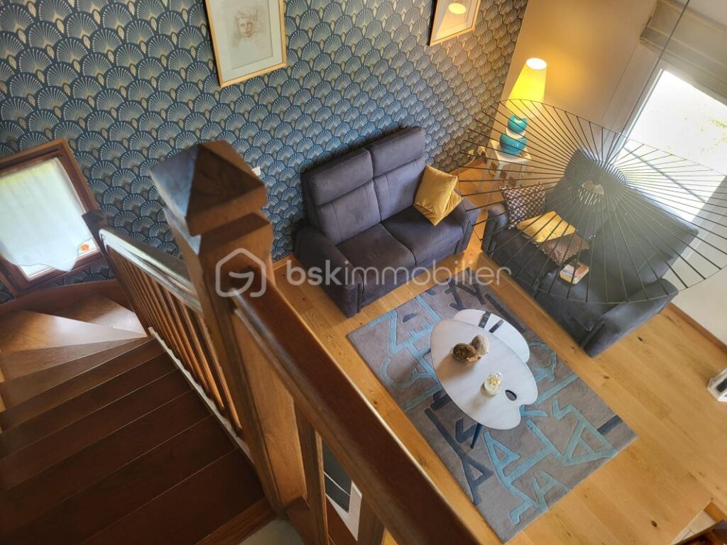 COUP DE CŒUR SUR LA COMMUNE DE SAINT-LAURENT-DE-CUVES – 6 pièces – 4 chambres – 138 m²