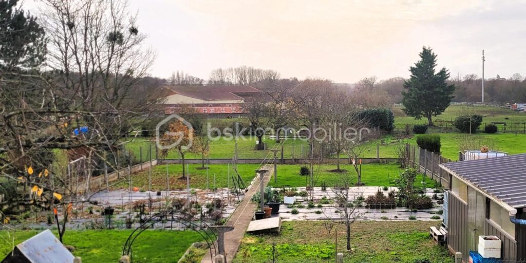 Maison en basse ville de Châteaudun entre ville et nature – 4 pièces – 3 chambres – 81 m²