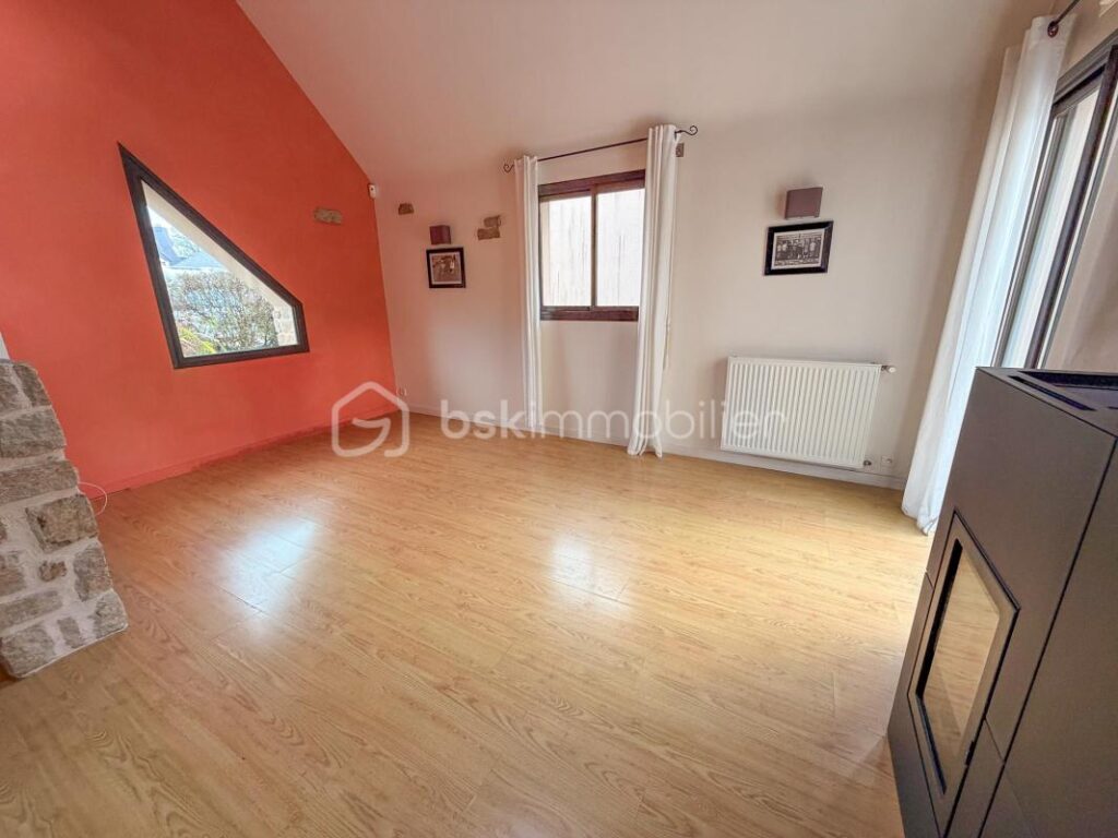 PLOEREN – Superbe Maison de 102 m2 – Superbe environnement – 5 pièces – 3 chambres – 102 m²
