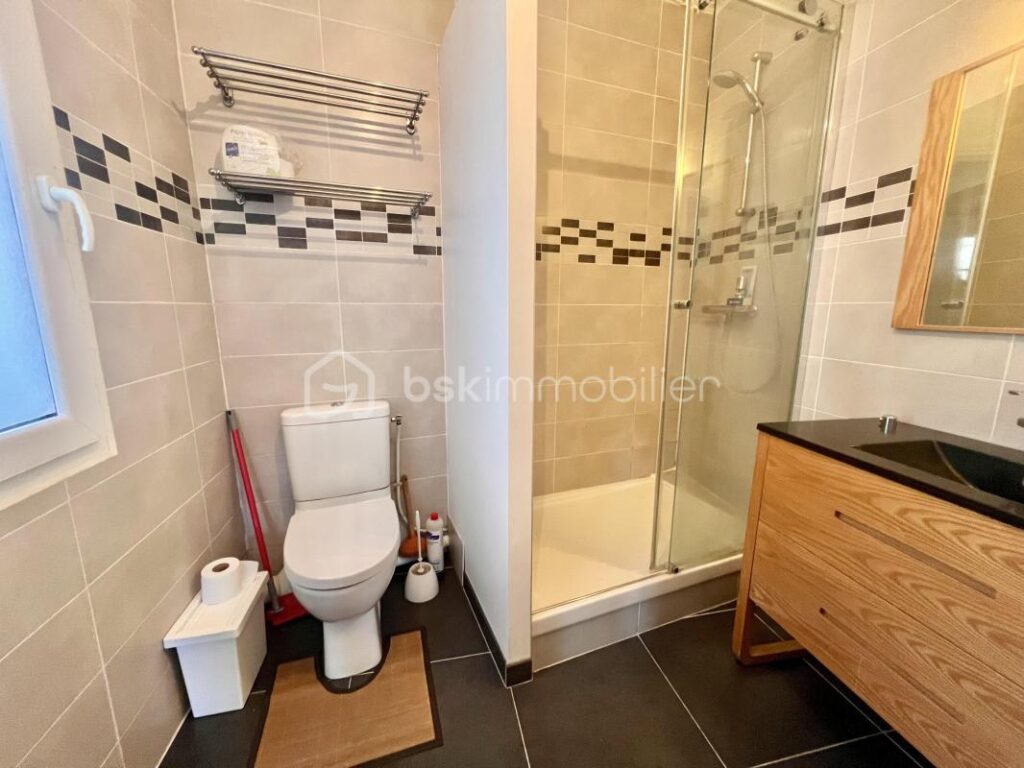 T2 de 43 m2 au 2ème étage sans ascenseur – RUE DE CRIMEE – Paris XIXème – 2 pièces – 1 chambre – 42 m²