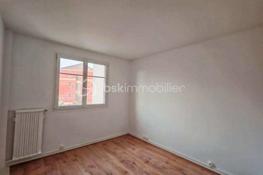 Appartement à vendre à Paris 20e arrondissement — Vue sur la ville — photo 6
