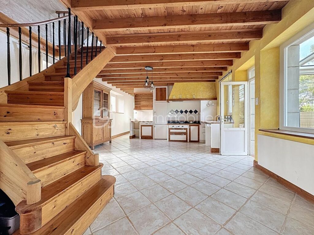 Belle maison en pierres 3 chambres + Jardin / Parking / Portail motorisé – 4 pièces – 3 chambres – 120 m²