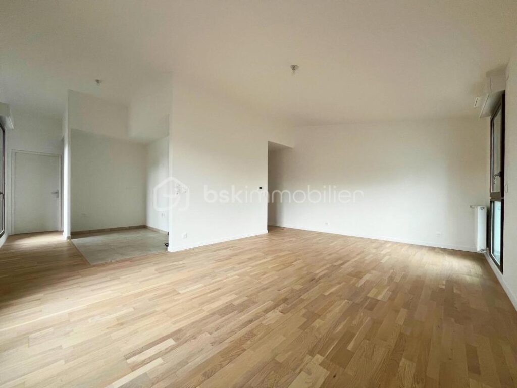 Duplex T4 d’Exception (91m²) + Terrasse 20m² – 500m Métro Villejuif L7/L14 – 4 pièces – 3 chambres – 91 m²