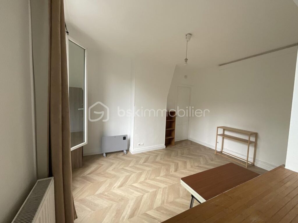 Appartement 2 pièces avec cave en sous-sol, proche métro 7 quatre chemins et RER E Pantin – 2 pièces – 1 chambre – 35 m²