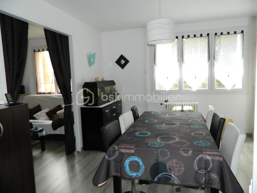 Appartement lumineux 1er étage au calme et sans vis à vis – 3 pièces – 2 chambres – 55 m²
