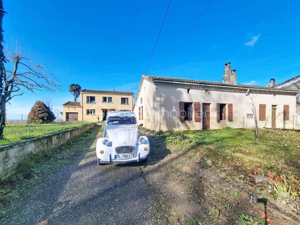 Maison à rénover, vue panoramique et fort potentiel locatif à Miradoux – 7 pièces – 5 chambres – 174 m²