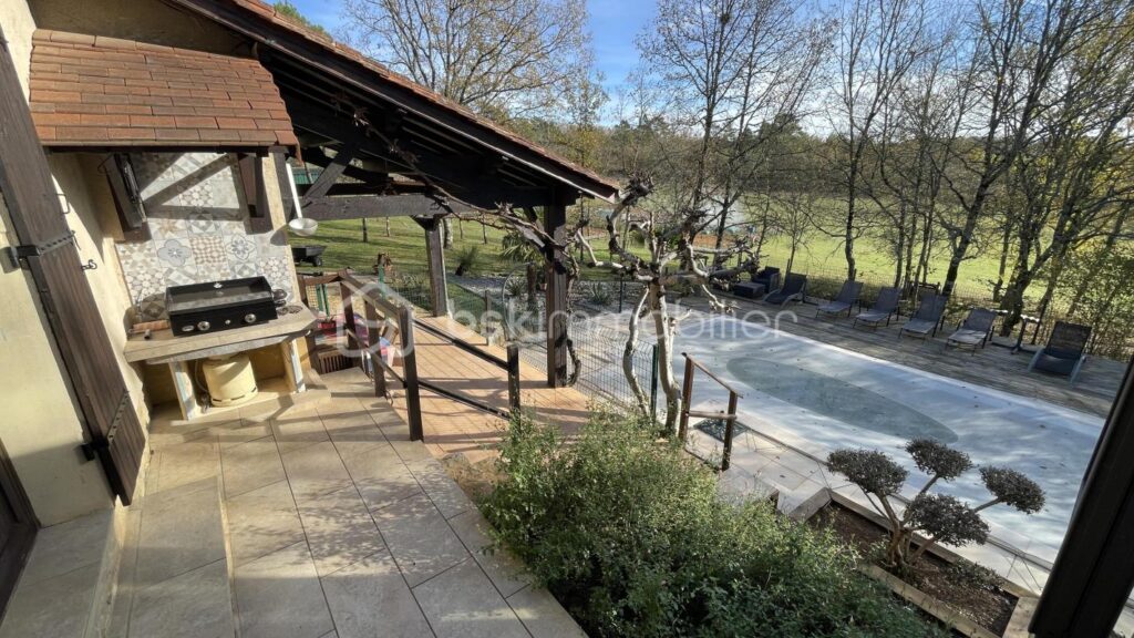 Propriété sans voisin proche, au calme absolu – 6 pièces – 4 chambres – 151 m²