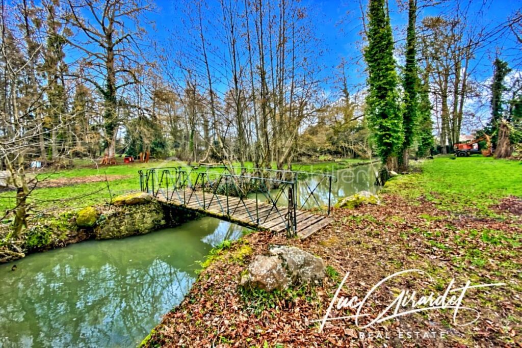 Château d’exception époque Napoléon III à réinventer avec parc et dépendances (Proche de Coulommiers (77120) – 15 pièces – 12 chambres – 750 m²