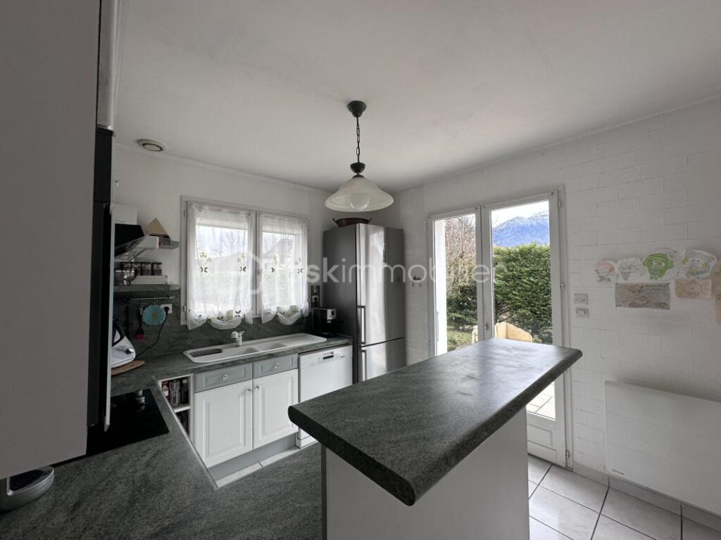 Maison 5 pieces avec terrain de 1500m² à Saint étienne de Crossey – 5 pièces – 4 chambres – 121 m²