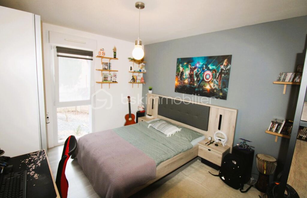 Maison individuelle de 180 M2 sur terrain de 1025 M2 à RECHESY – 5 pièces – 3 chambres – 180 m²