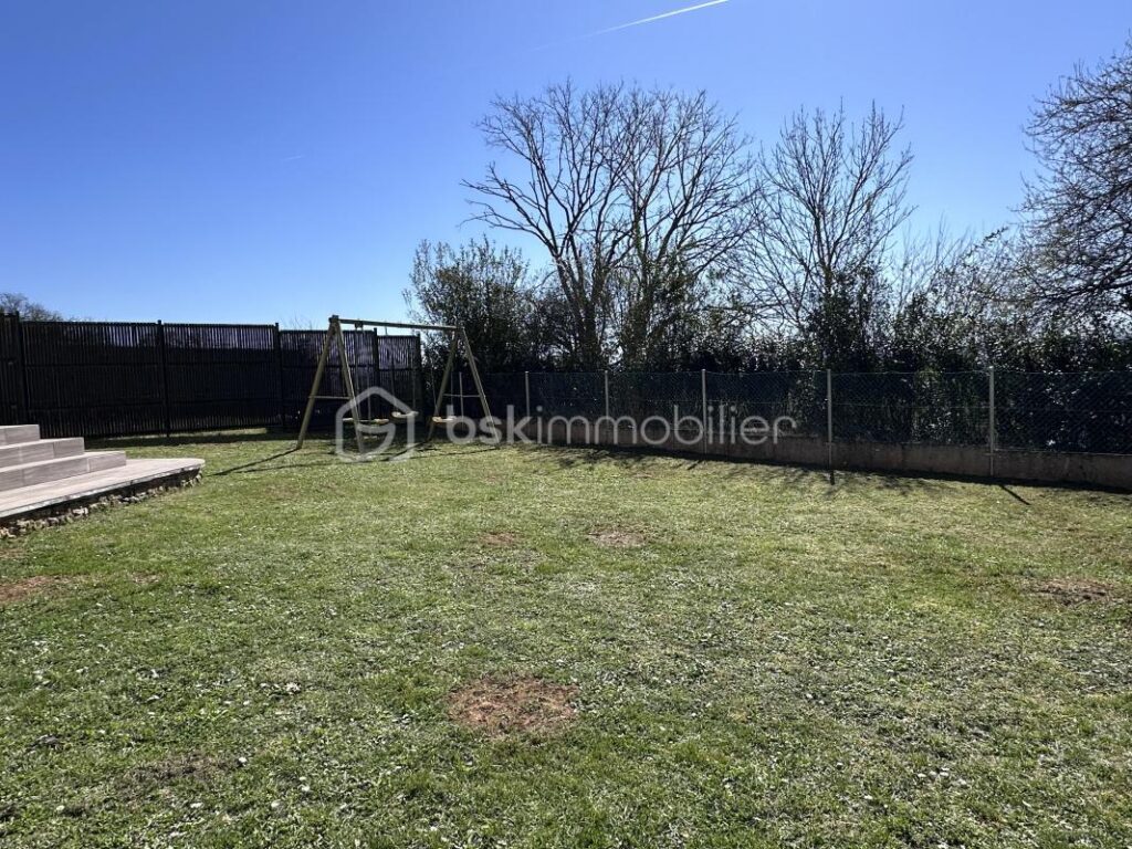 Maison mitoyenne d’un côté – 5 pièces – 2 chambres – 86 m²