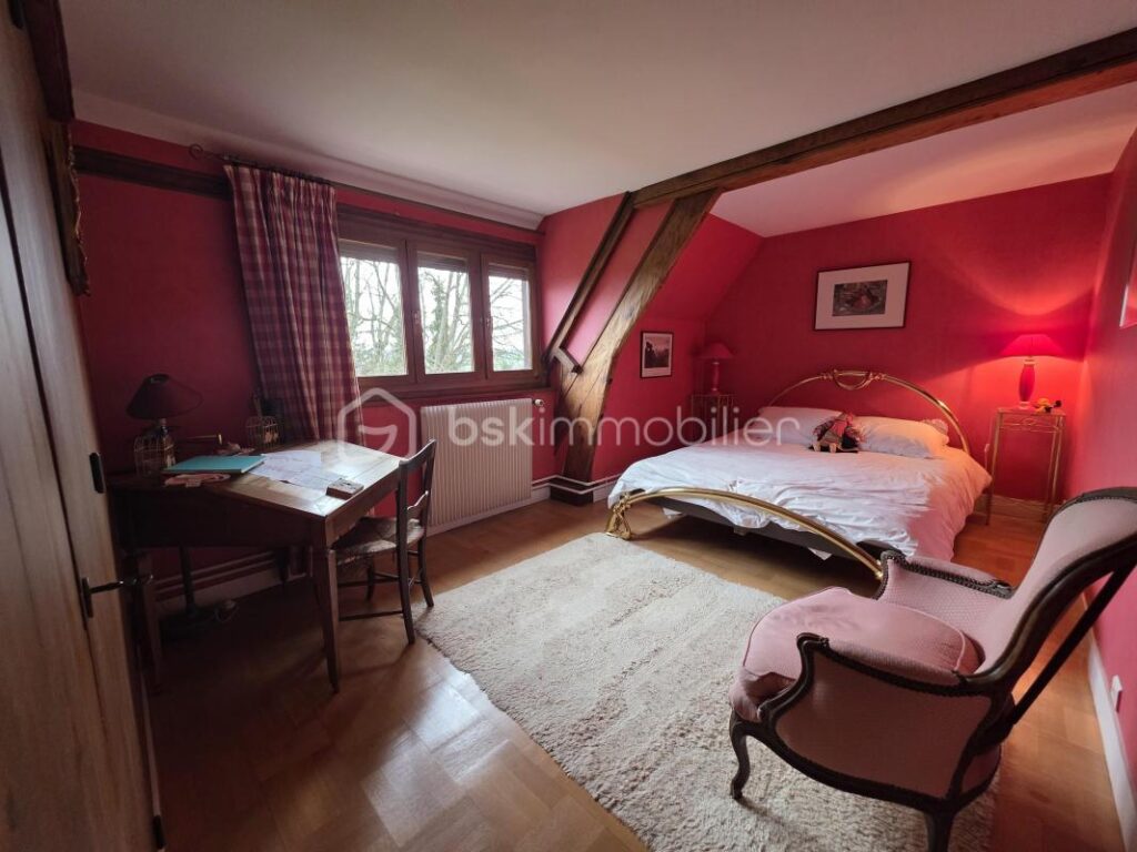 Maison de caractère de 142 m² sur 4 000 m² avec vue panoramique sur l’Yonne – 5 pièces – 4 chambres – 142 m²