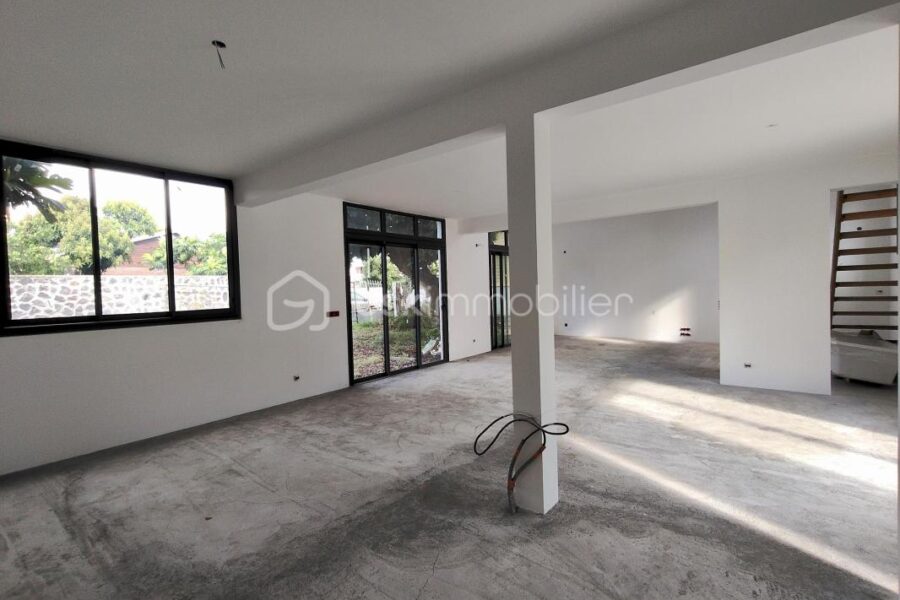 Maison à vendre à Saint paul — Vue sur la ville — photo 8