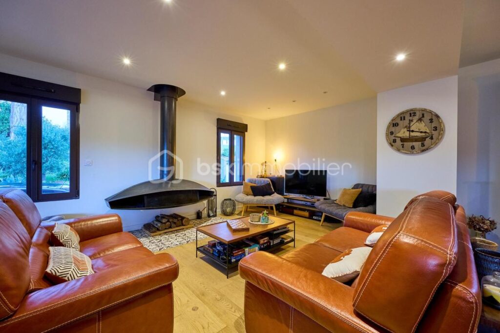 Demeure de caractère en plein cœur de ville et à deux pas des plages – 8 pièces – 6 chambres – 259 m²