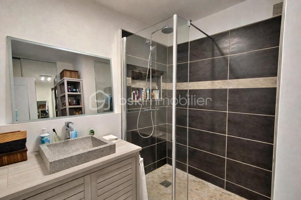 Appartement 3 pièces avec balcon, terrasse et box – 3 pièces – 2 chambres – 66 m²