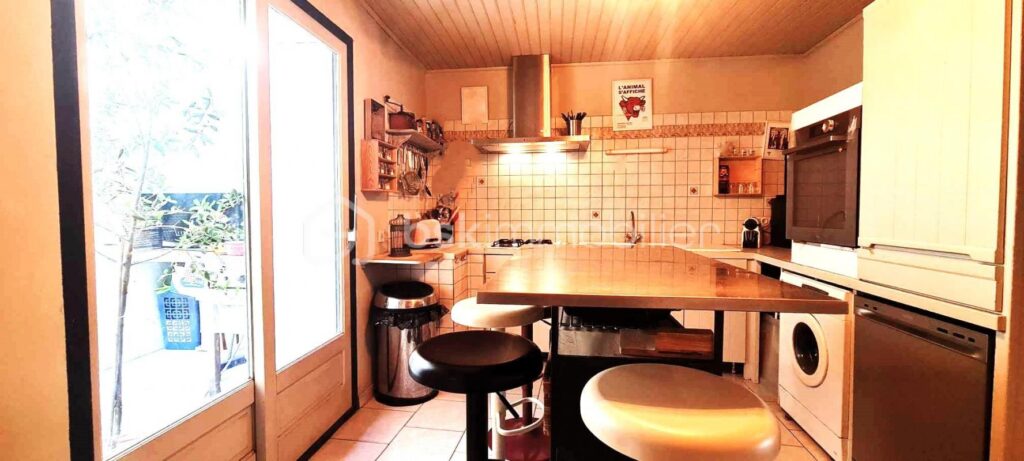 *** Maison de village de 146m²- Cour- Loggia- T2 en RDC- Vue- La Palme *** – 6 pièces – 3 chambres – 146 m²