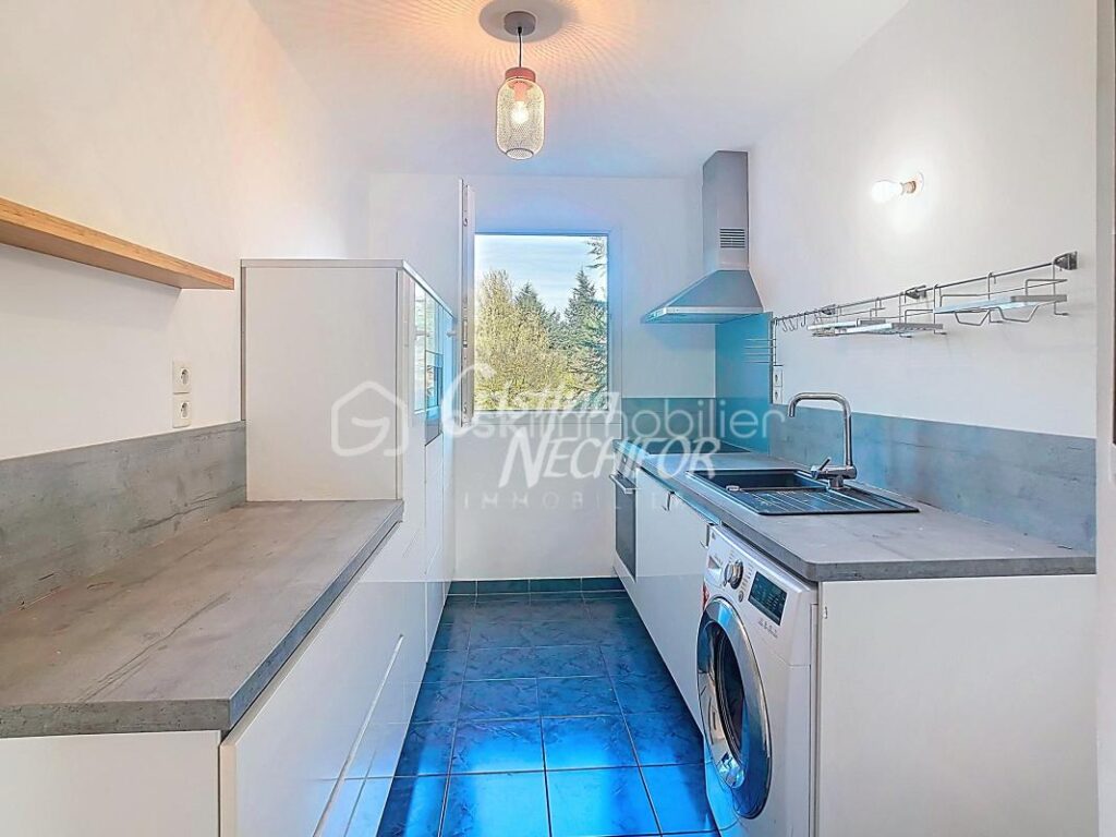 🏡 Bel appartement de 4 pièces avec balcon, DPE C, une place de parking en sous-sol, possibilité d’acheter une autre, une grande Cave, à Montévrain – 4 pièces – 3 chambres – 76 m²