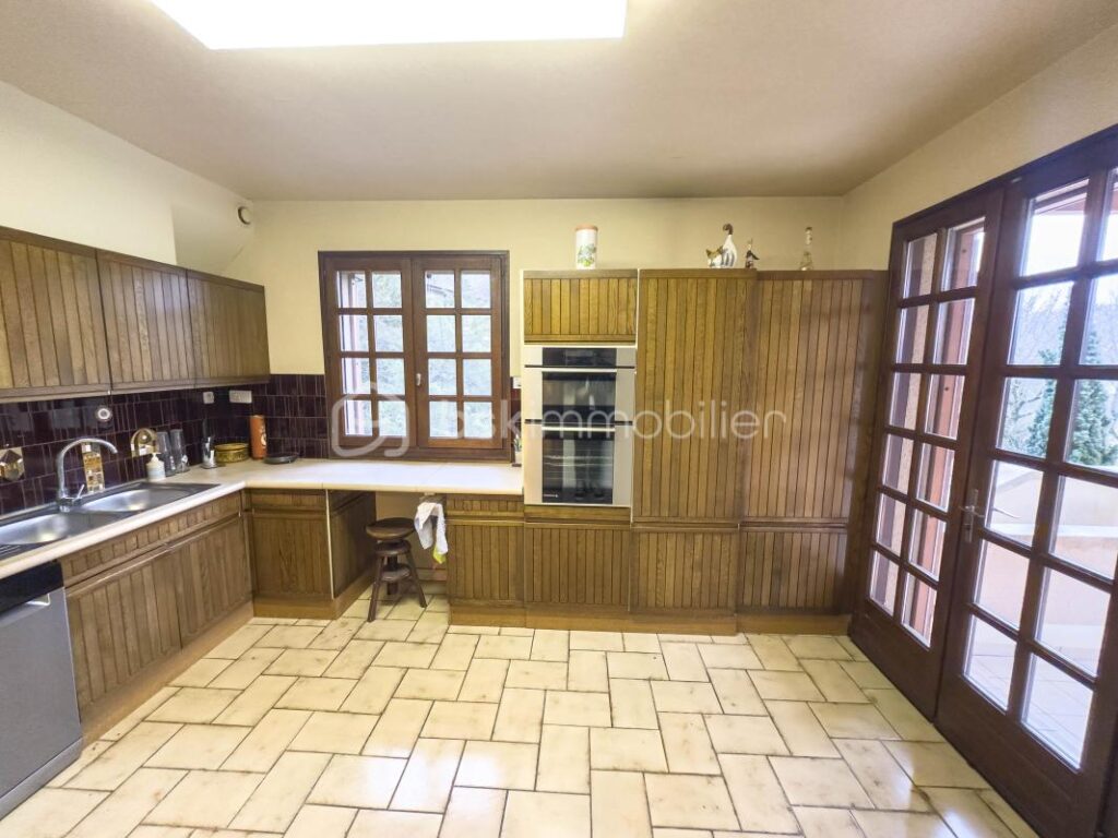 Sainte Radegonde, 5 chambres, piscine, grand terrain et garage – 6 pièces – 5 chambres – 210 m²