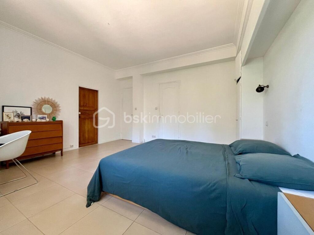 Haut de villa de charme – 4 pièces – 3 chambres – 128 m²