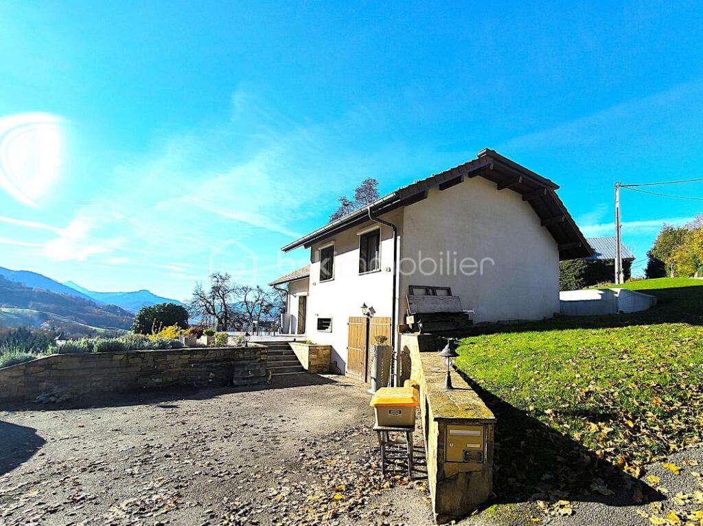 JOLIE MAISON 158m2 – 5 pièces – 4 chambres – 158 m²