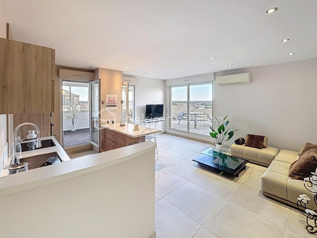 •⁠ ⁠COUP DE COEUR – LATTES PORT ARIANE- RARE – VUE EXCEPTIONNELLE- APPARTEMENT T3 DE STANDING 89m2- DEUX GARAGES BOX – DEUX PLACES DE PARKING * – 3 pièces – 2 chambres – 89 m²