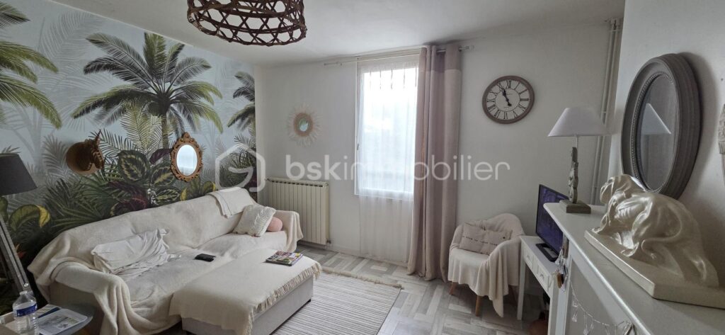 Charmante maison mitoyenne avec jardin à 2 minutes du centre-ville – 6 pièces – 4 chambres – 101 m²