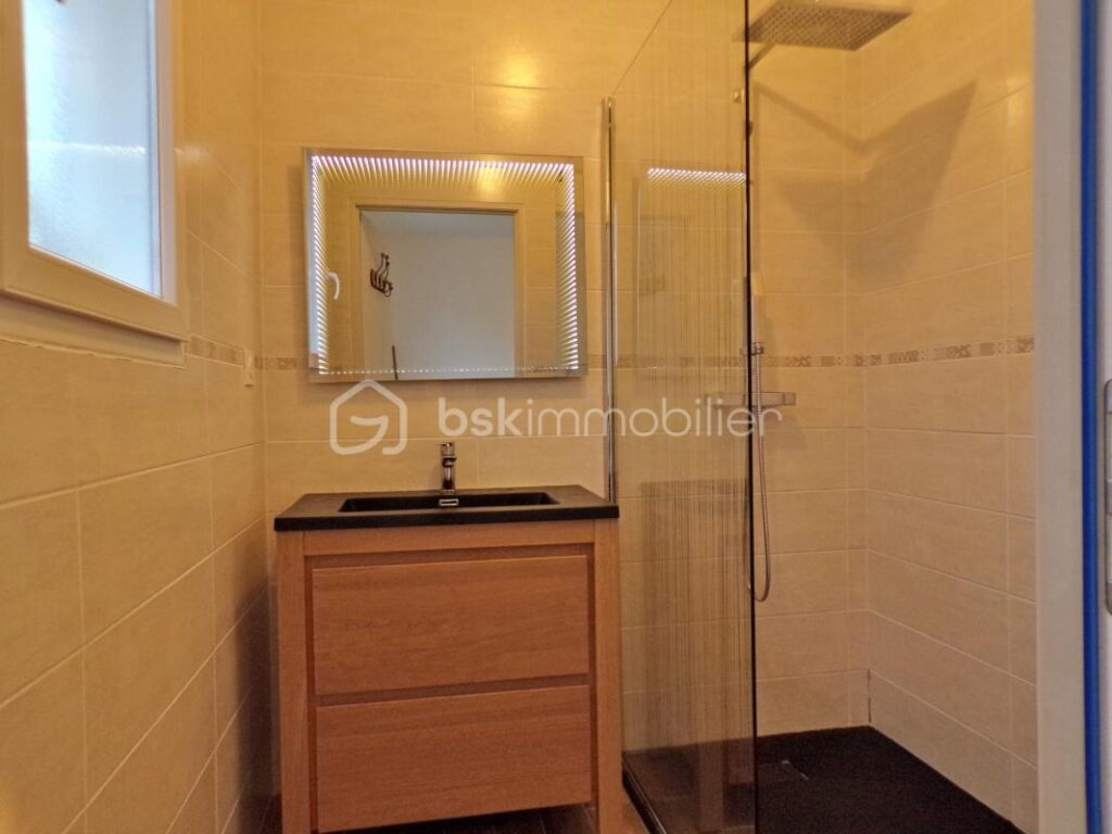 COURNIOU – Plain-pied récent – DPE B – 1 015 m² de terrain – 4 pièces – 3 chambres – 96 m²