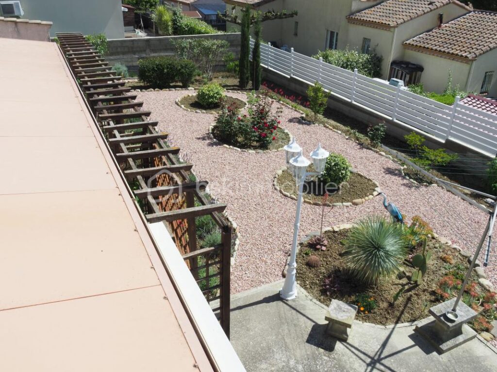 Découvrez le confort d&rsquo;une maison traditionnelle sans mitoyenneté à Thézan-lès-Béziers – 6 pièces – 5 chambres – 150 m²