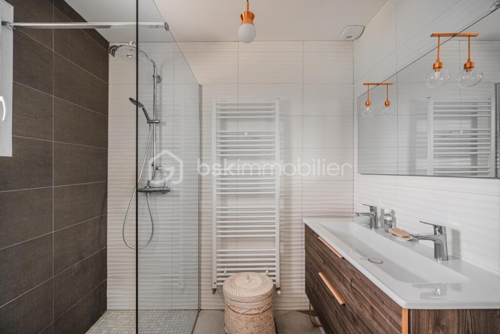 Maison 102 m2 – 4 pièces – 3 chambres – 102 m²