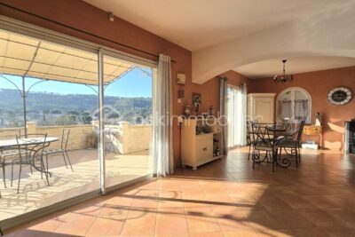 Villa T6 avec vue imprenable, piscine et spa – 6 pièces – 4 chambres – 156 m²