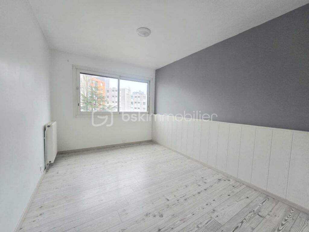 Appartement T4 97 m2 et garage – 4 pièces – 3 chambres – 97 m²
