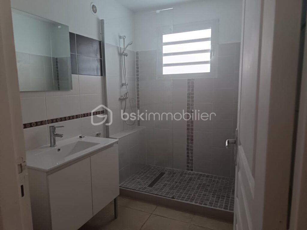 Maison F4 de 74m² à Grand Canal – 4 pièces – 3 chambres – 74 m²