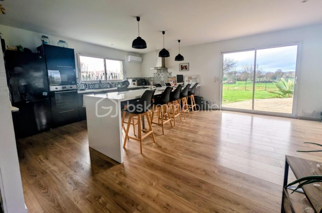 Maison récente 2017 – DPE A/A – Jardin – Piscine – Quartier calme – Pont-l’Abbé-d’Arnoult (17) – 5 pièces – 4 chambres – 115 m²