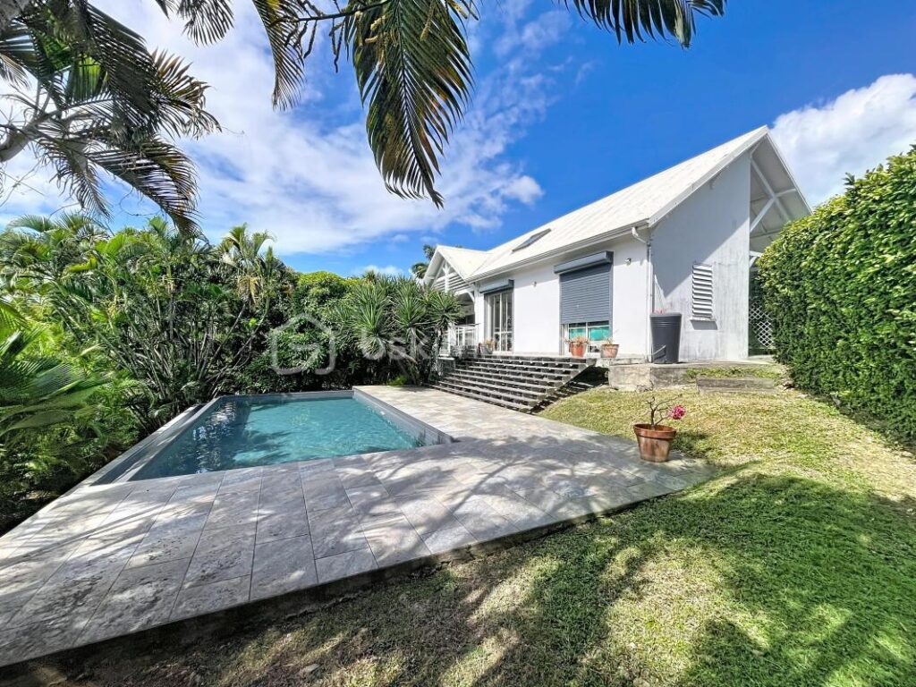 Villa d’Architecte avec Piscine à Débordement & Vue Mer – Dampierre, Le Gosier – 5 pièces – 4 chambres – 163 m²