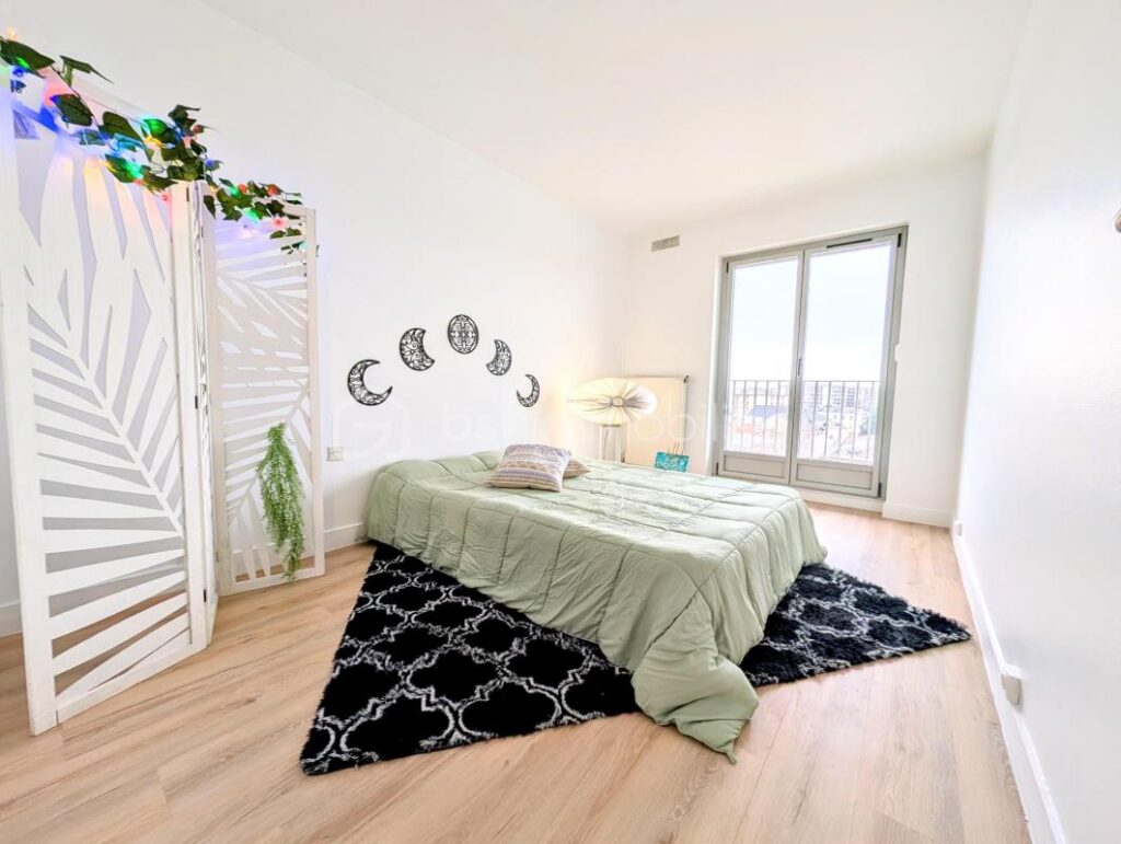 💎 APPARTEMENT D’EXCEPTION : DUPLEX DE STANDING AVEC VUE CATHÉDRALE ! ‘Le prestige du Dernier Étage’ – 6 pièces – 4 chambres – 135 m²