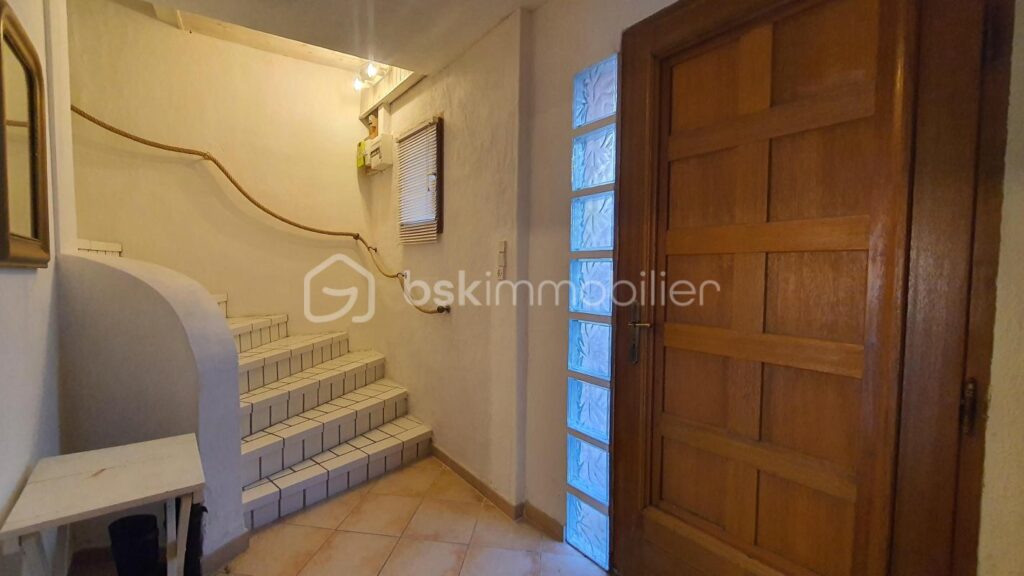 MAISON DE VILLAGE – 3 CHAMBRES – TERRASSE – GARAGE – 4 pièces – 3 chambres – 104 m²