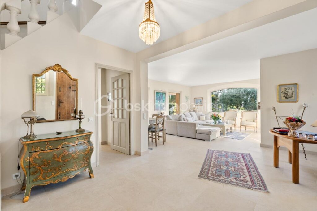 Une villa clés en main, alliant charme et sérénité dans un écrin de verdure – 5 pièces – 4 chambres – 170 m²